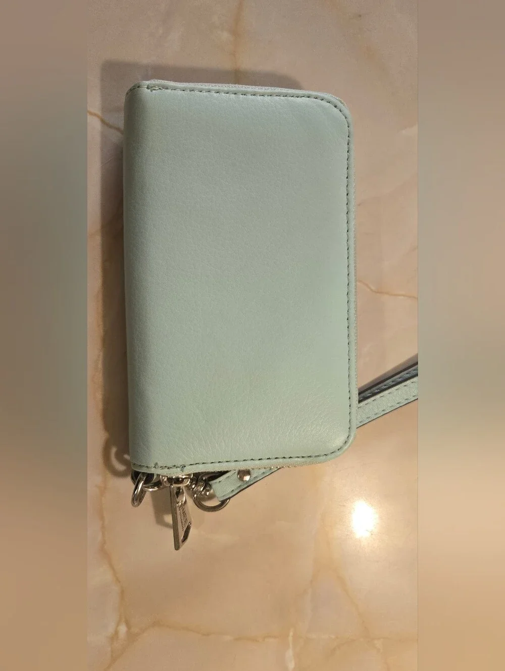 GUC! Aimee Kestenberg Dixon Leather Zip Around Wristlet Wallet – Mint Green